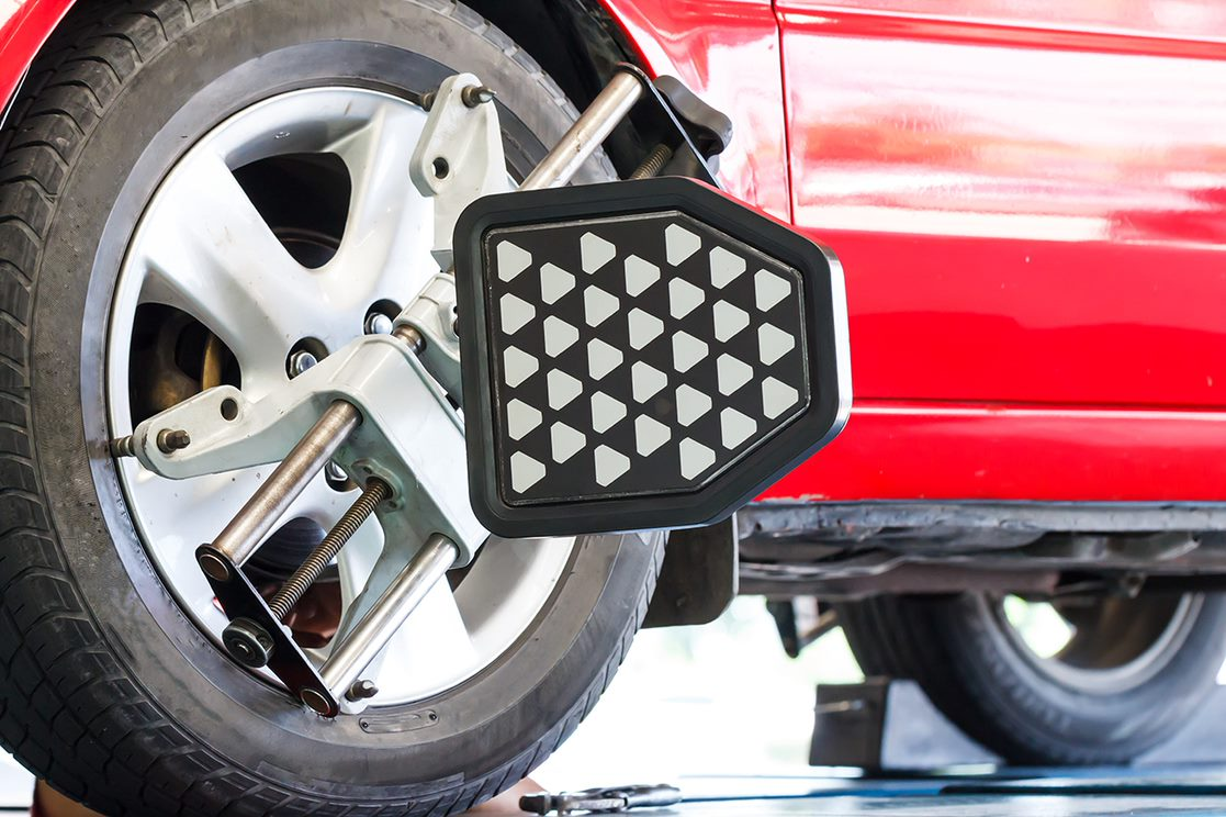 Car wheel alignment service