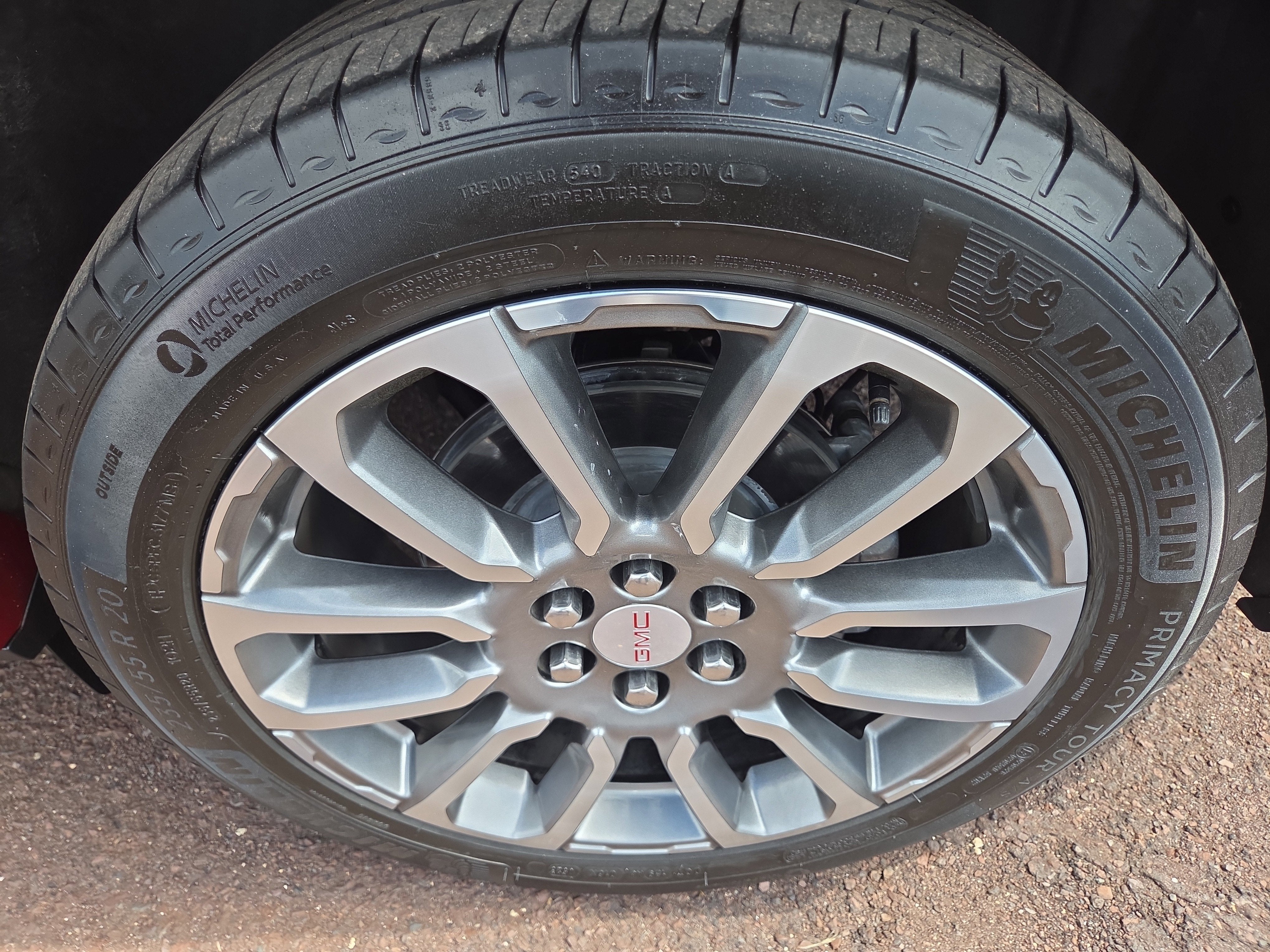 2023 GMC Acadia Denali