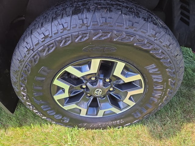 2022 Toyota Tacoma SR