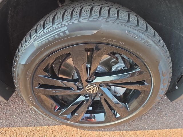 2024 Volkswagen Tiguan SE R-Line Black