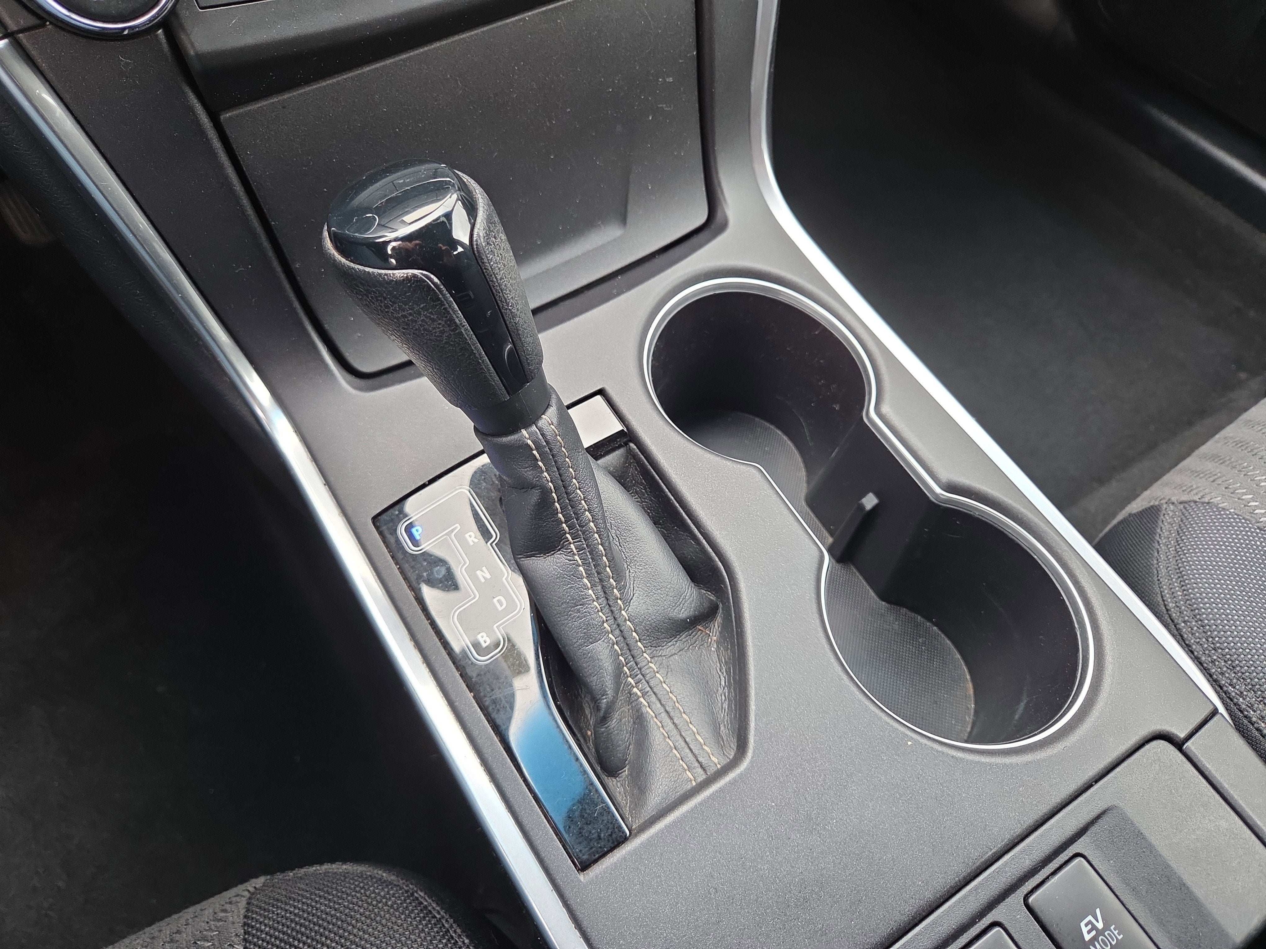 2015 Toyota Camry Hybrid LE