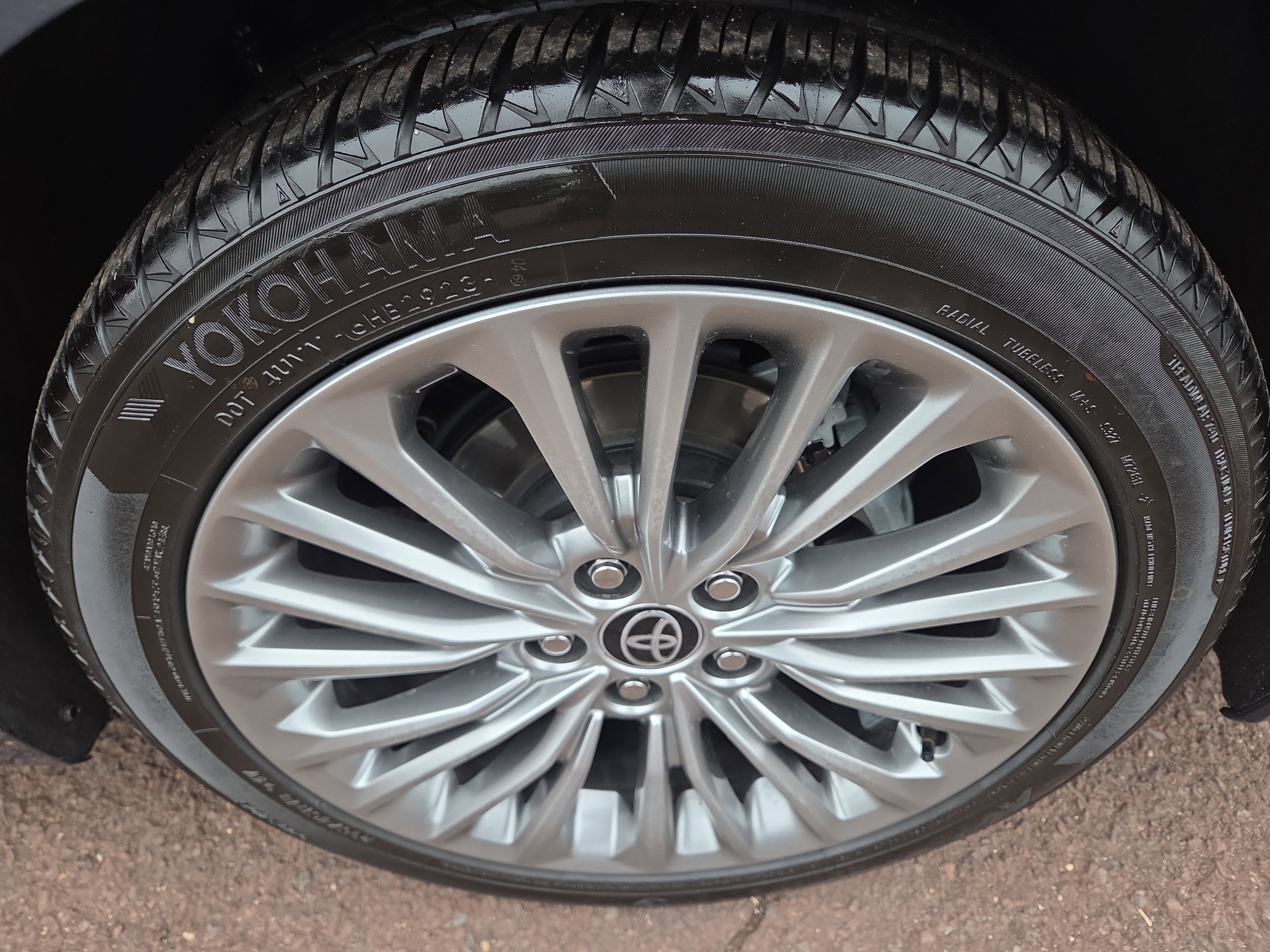 2022 Toyota Avalon Hybrid Limited