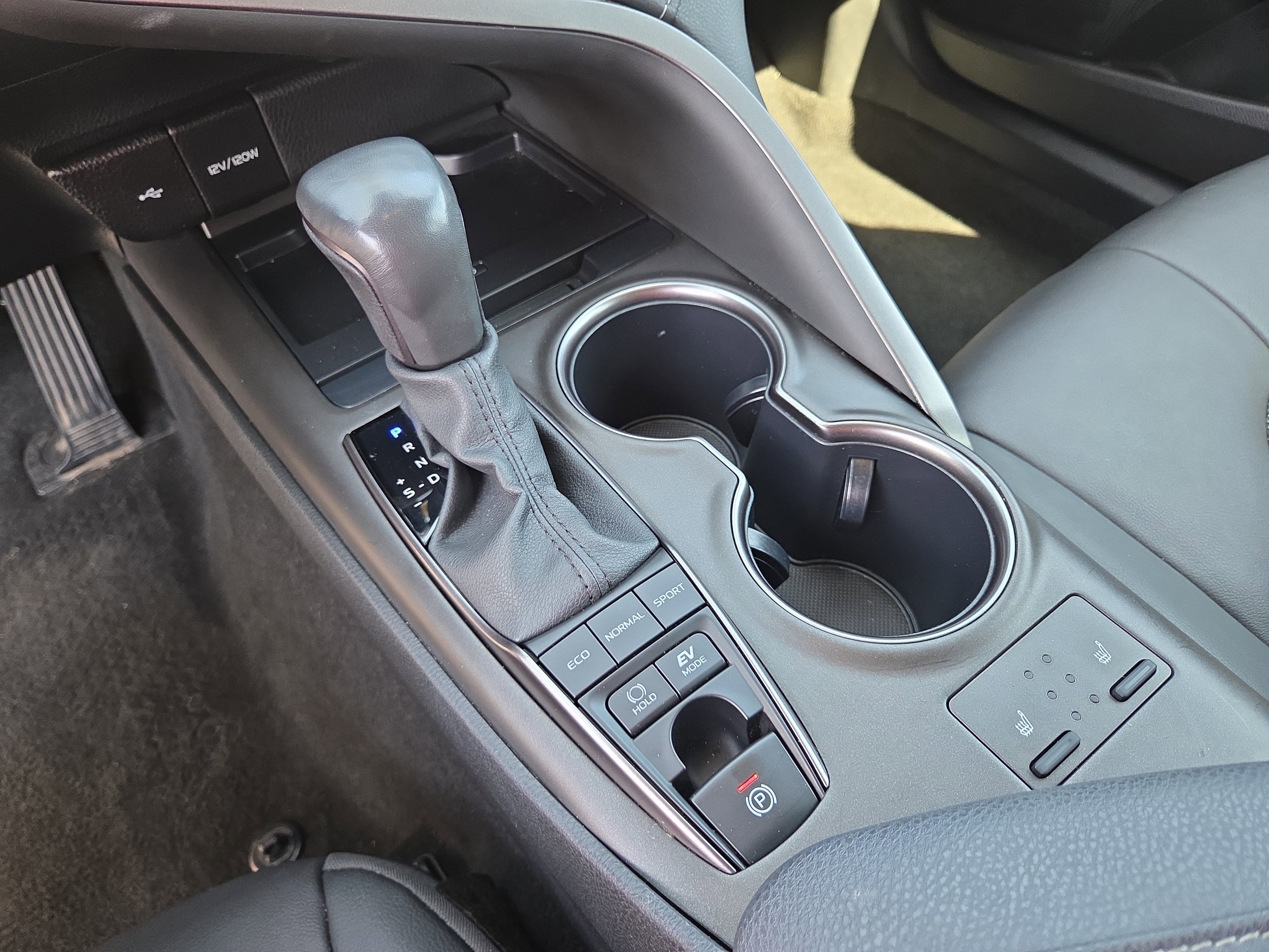 2024 Toyota Camry Hybrid XSE