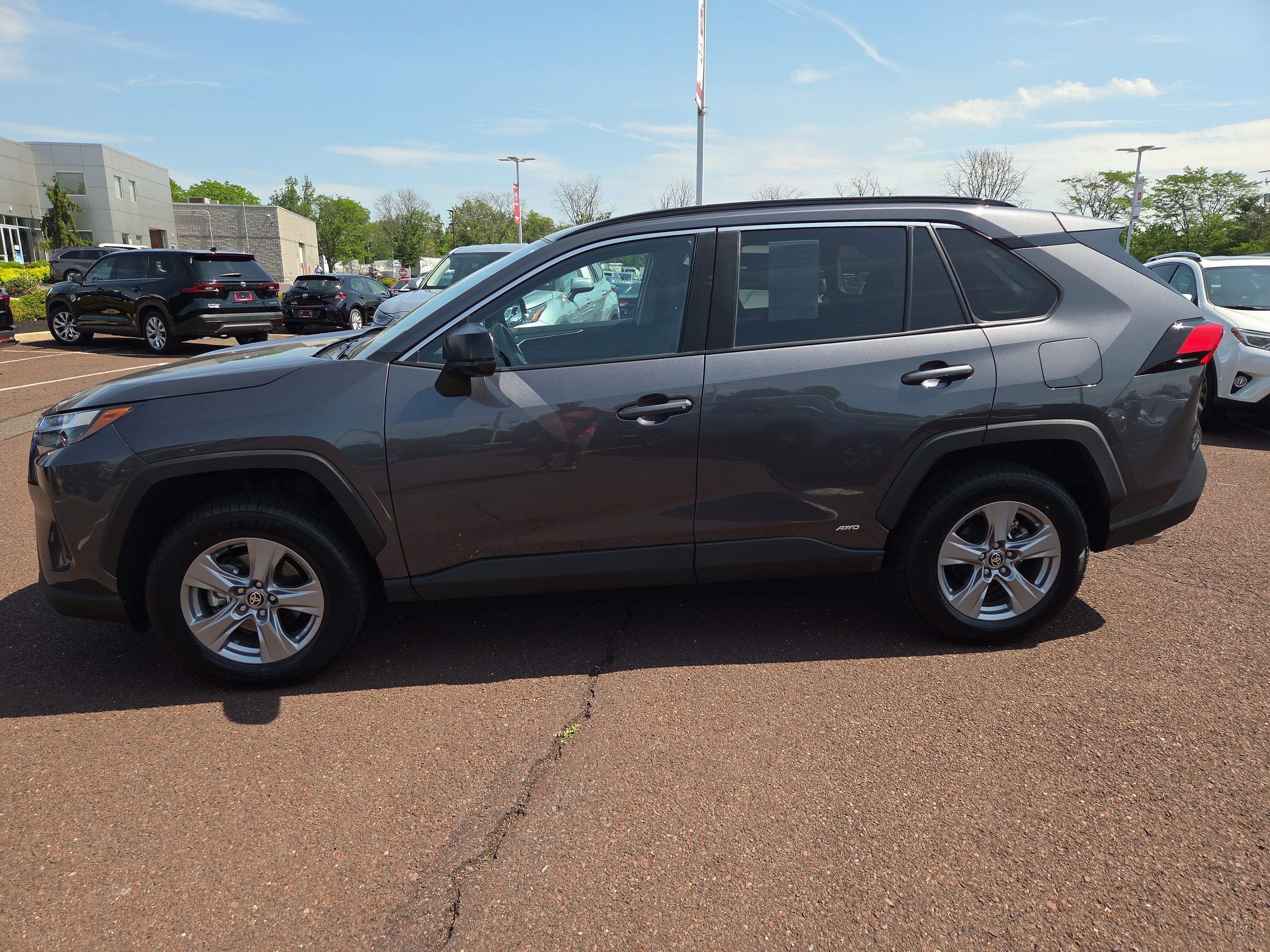 2025 Toyota RAV4 Hybrid LE