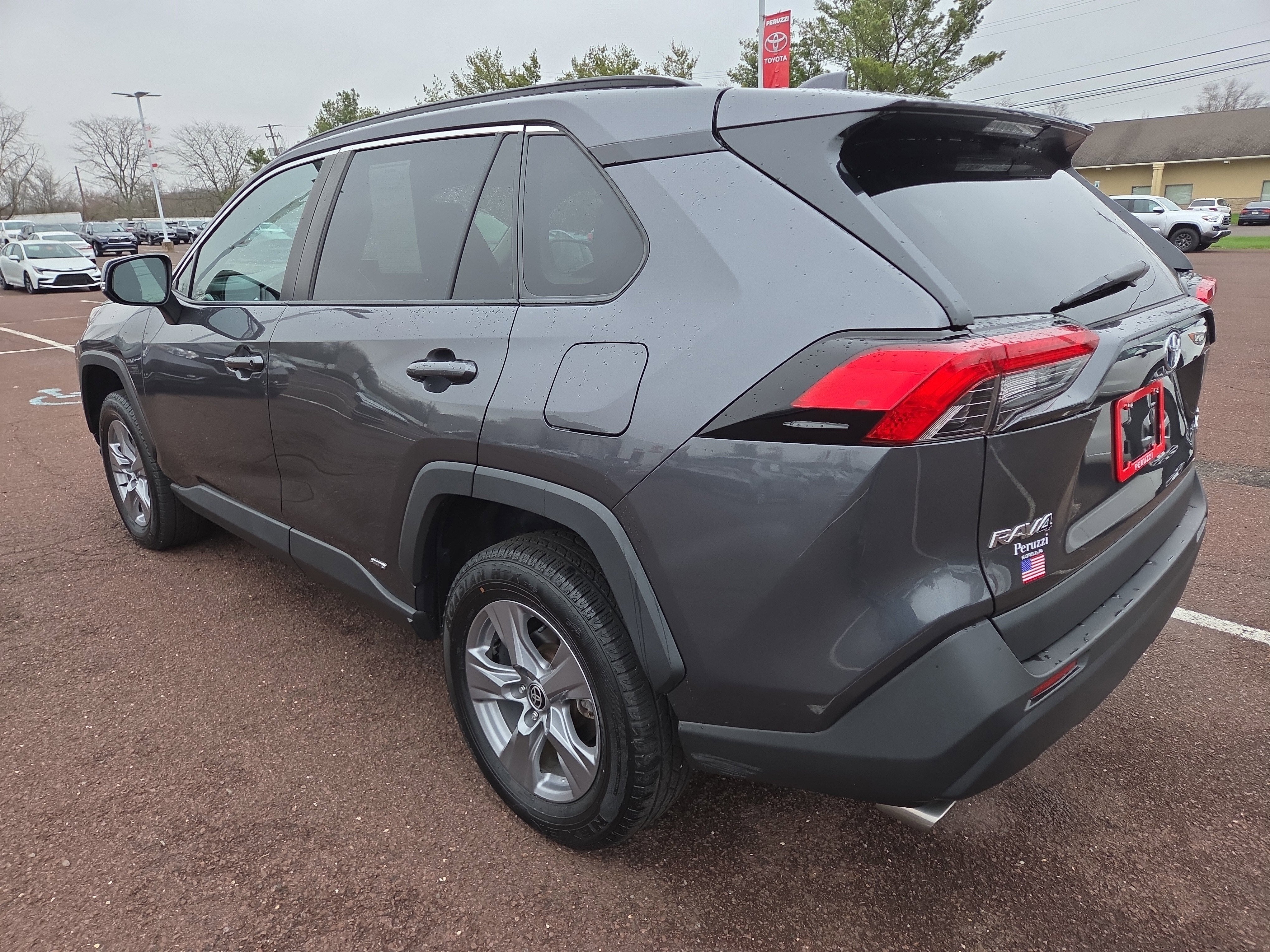 2022 Toyota RAV4 Hybrid XLE