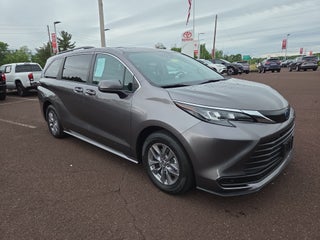 2024 Toyota Sienna LE