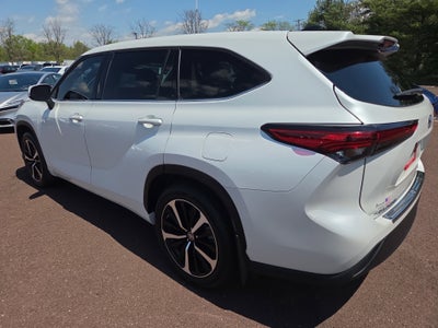 2022 Toyota Highlander LE