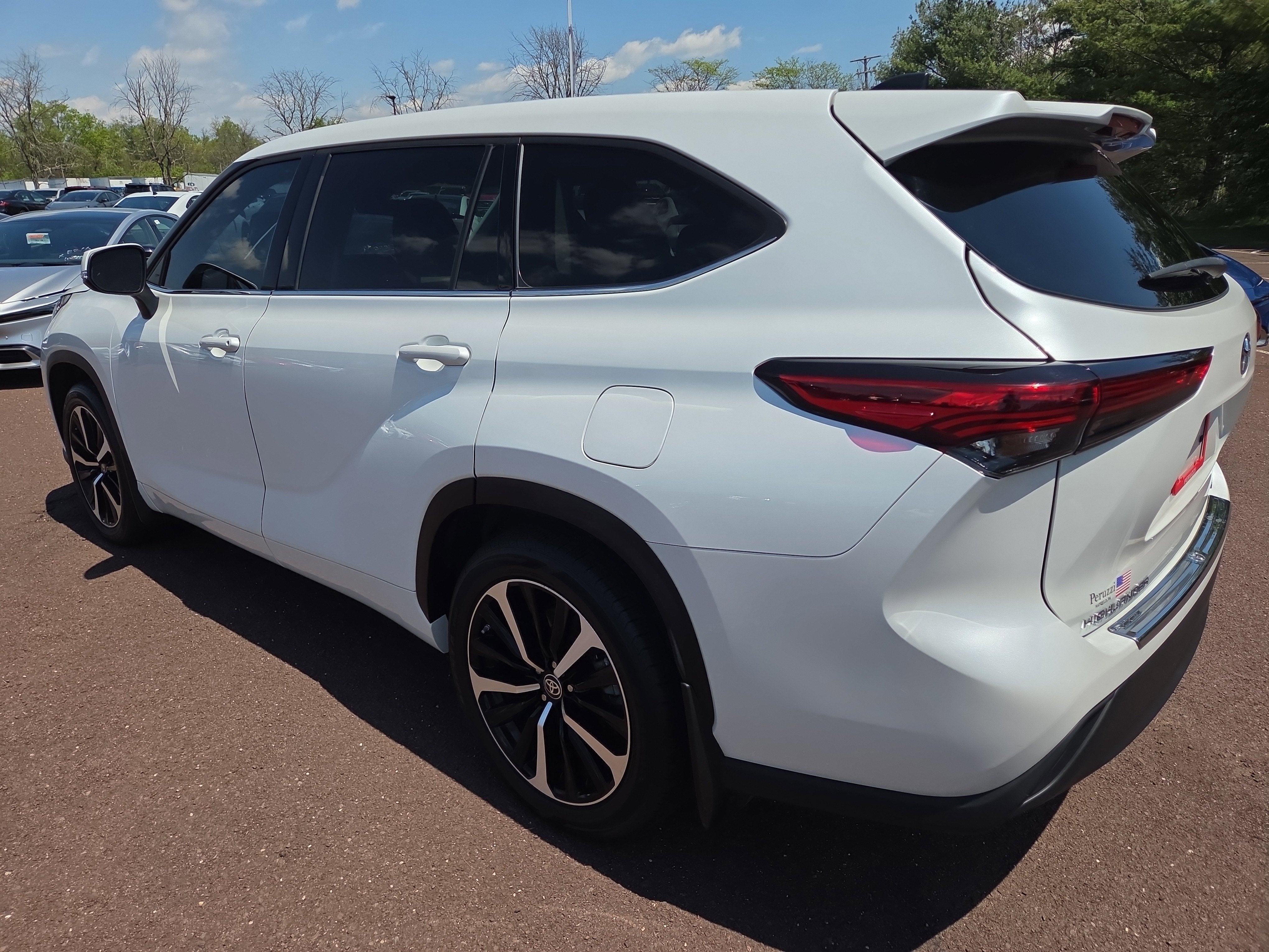 2022 Toyota Highlander LE