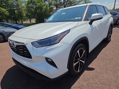2022 Toyota Highlander LE
