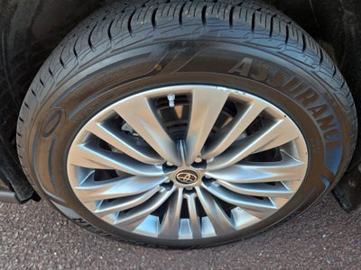 2023 Toyota Highlander Hybrid Platinum