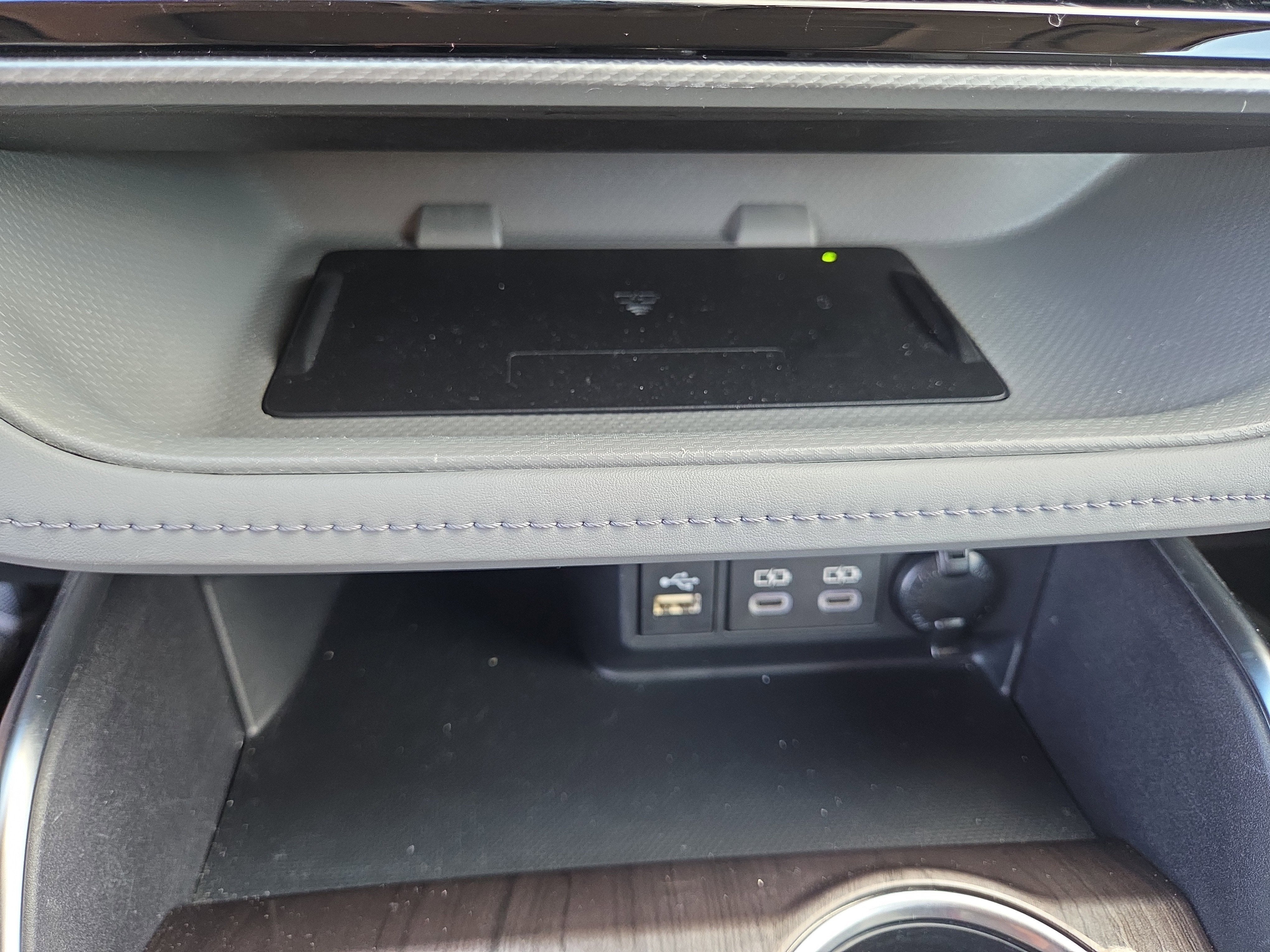 2023 Toyota Highlander Hybrid Platinum