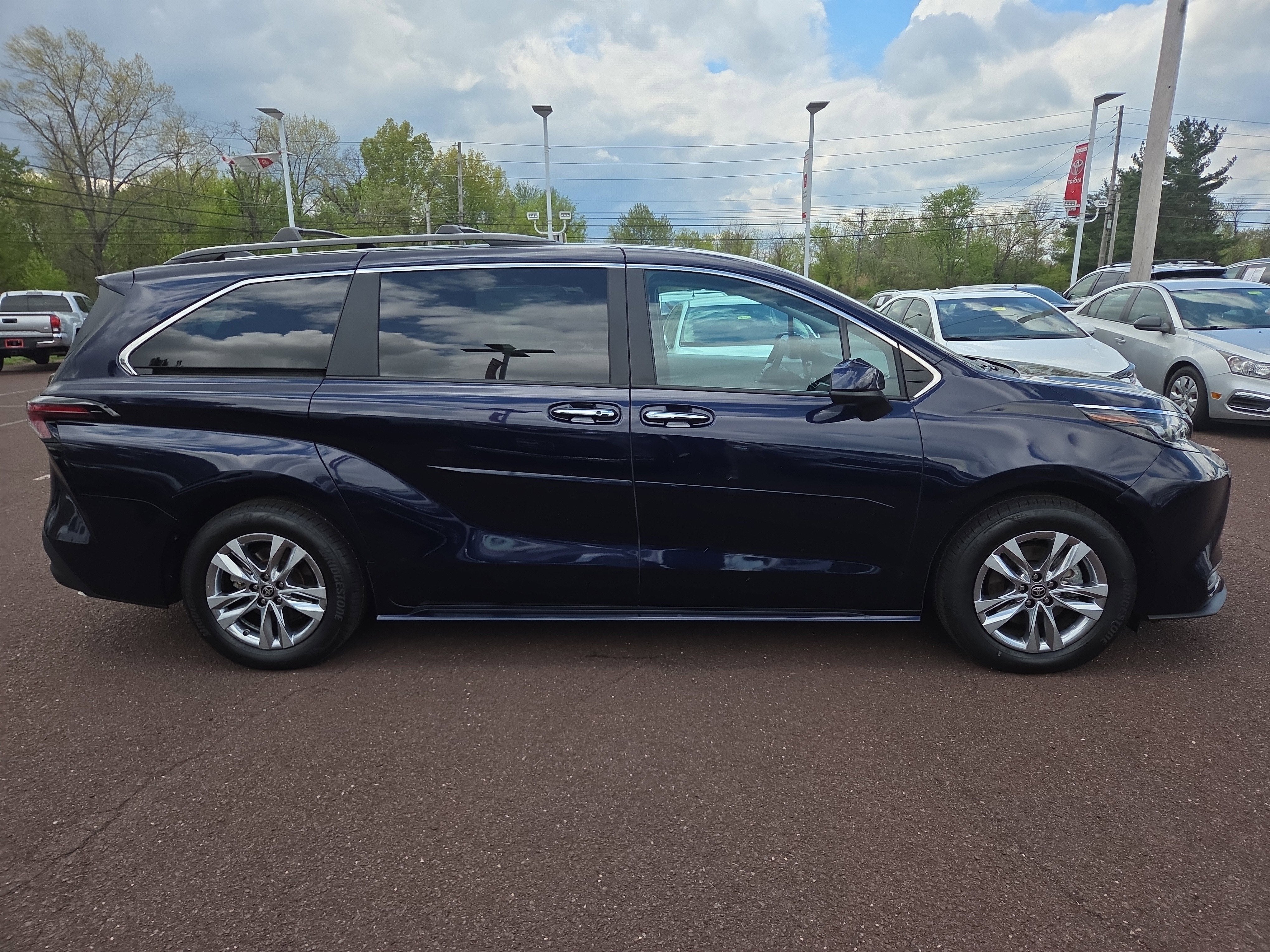 2025 Toyota Sienna XLE