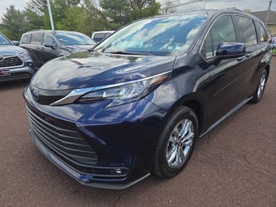 2025 Toyota Sienna XLE