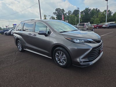 2024 Toyota Sienna XLE