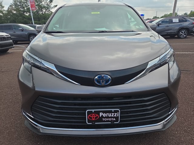2024 Toyota Sienna XLE