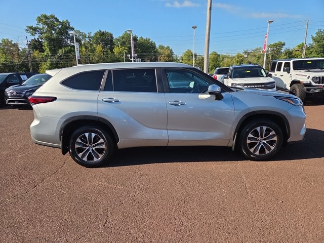 2023 Toyota Highlander Hybrid XLE