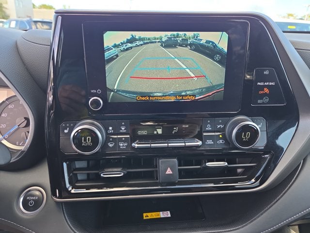 2024 Toyota Highlander Hybrid XLE