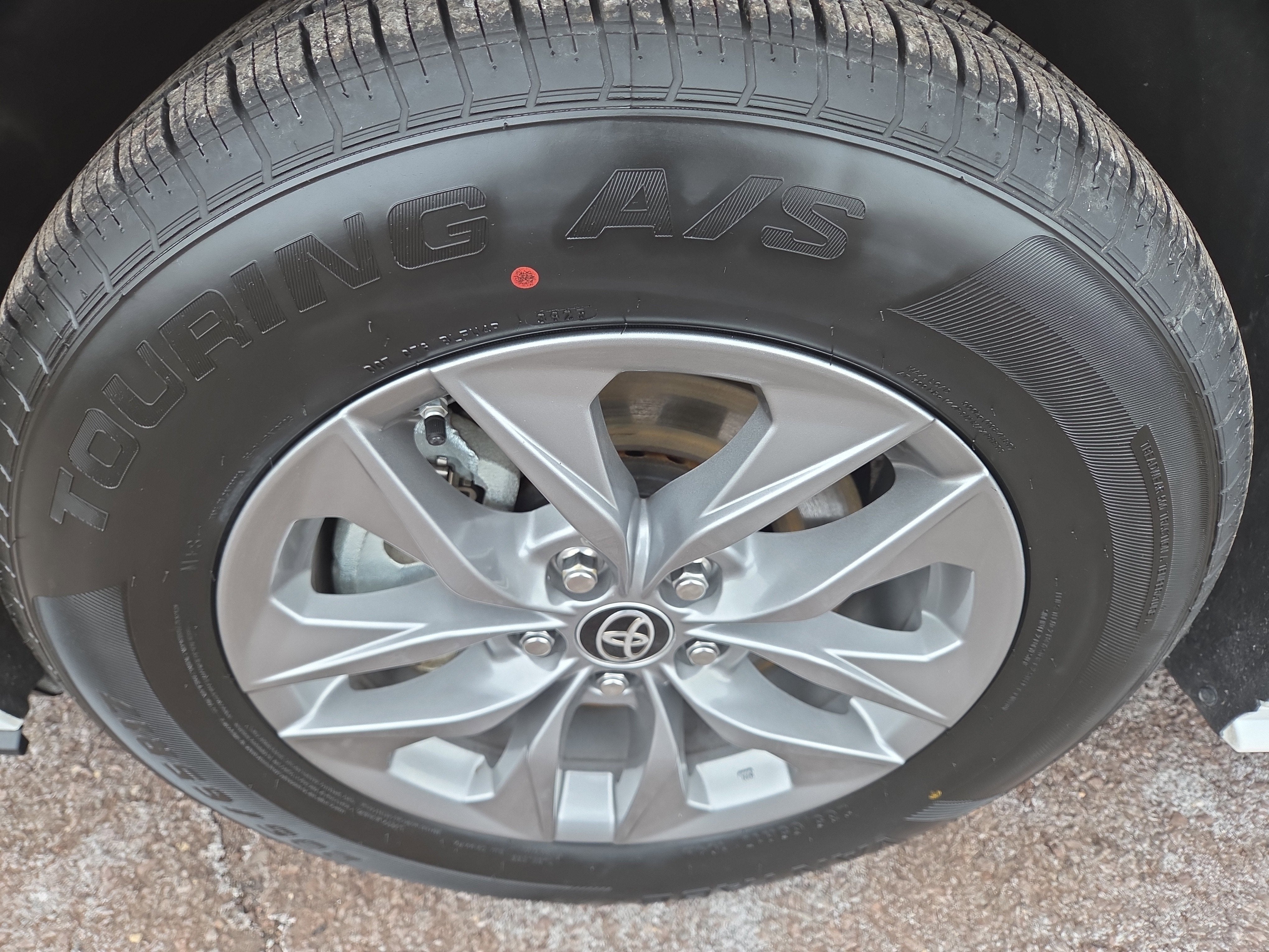 2024 Toyota Sienna LE