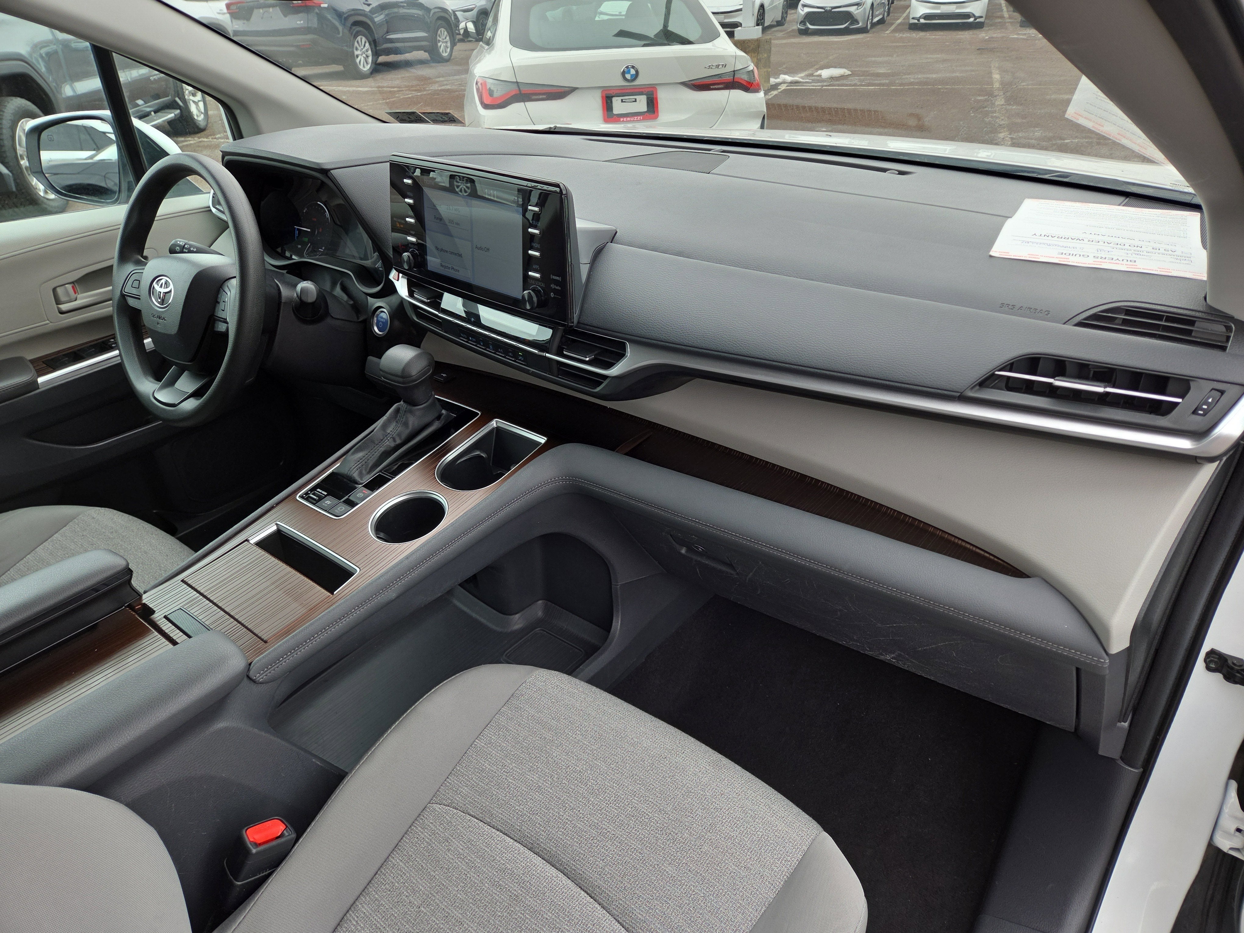 2024 Toyota Sienna LE