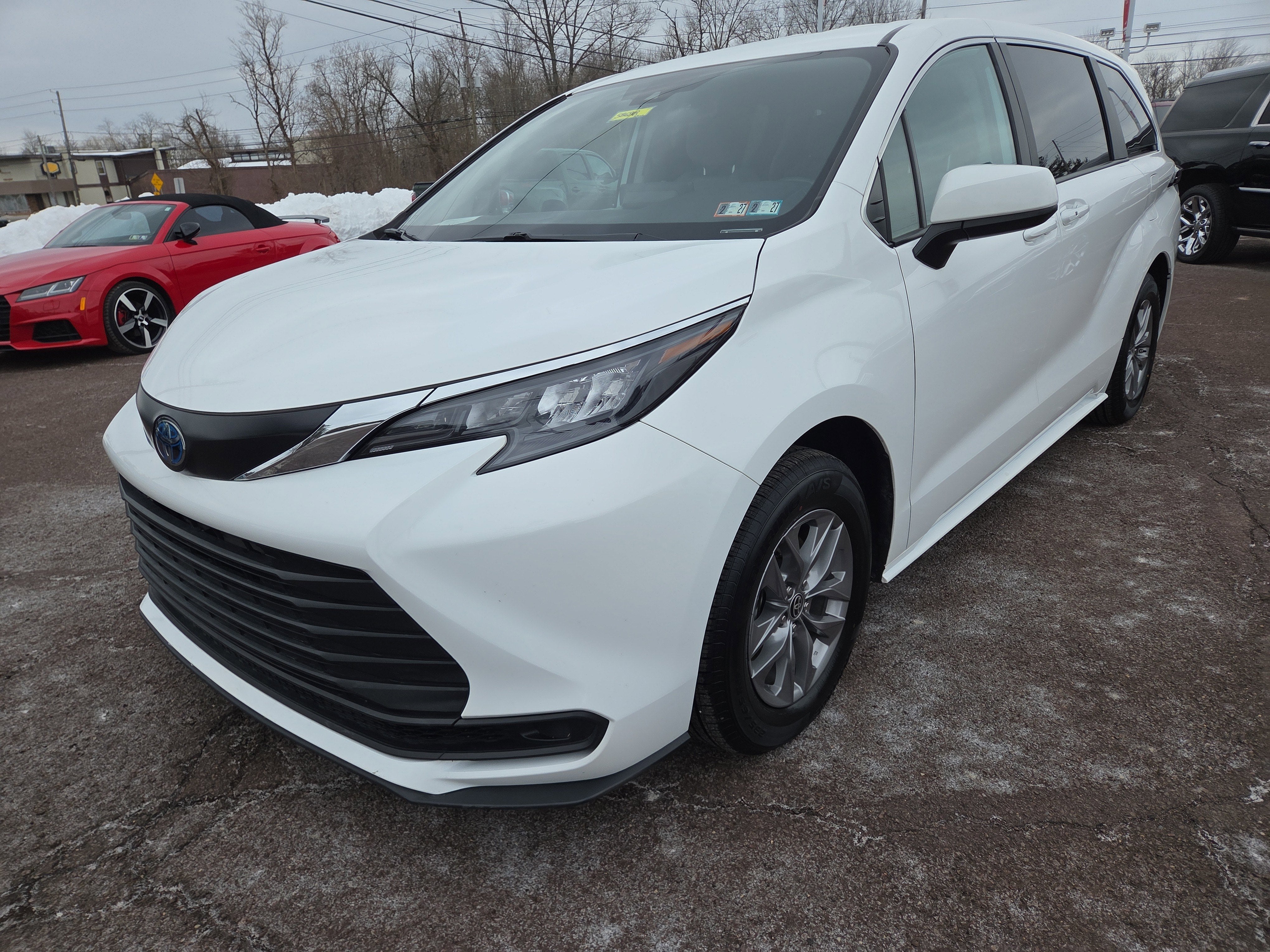 2024 Toyota Sienna LE