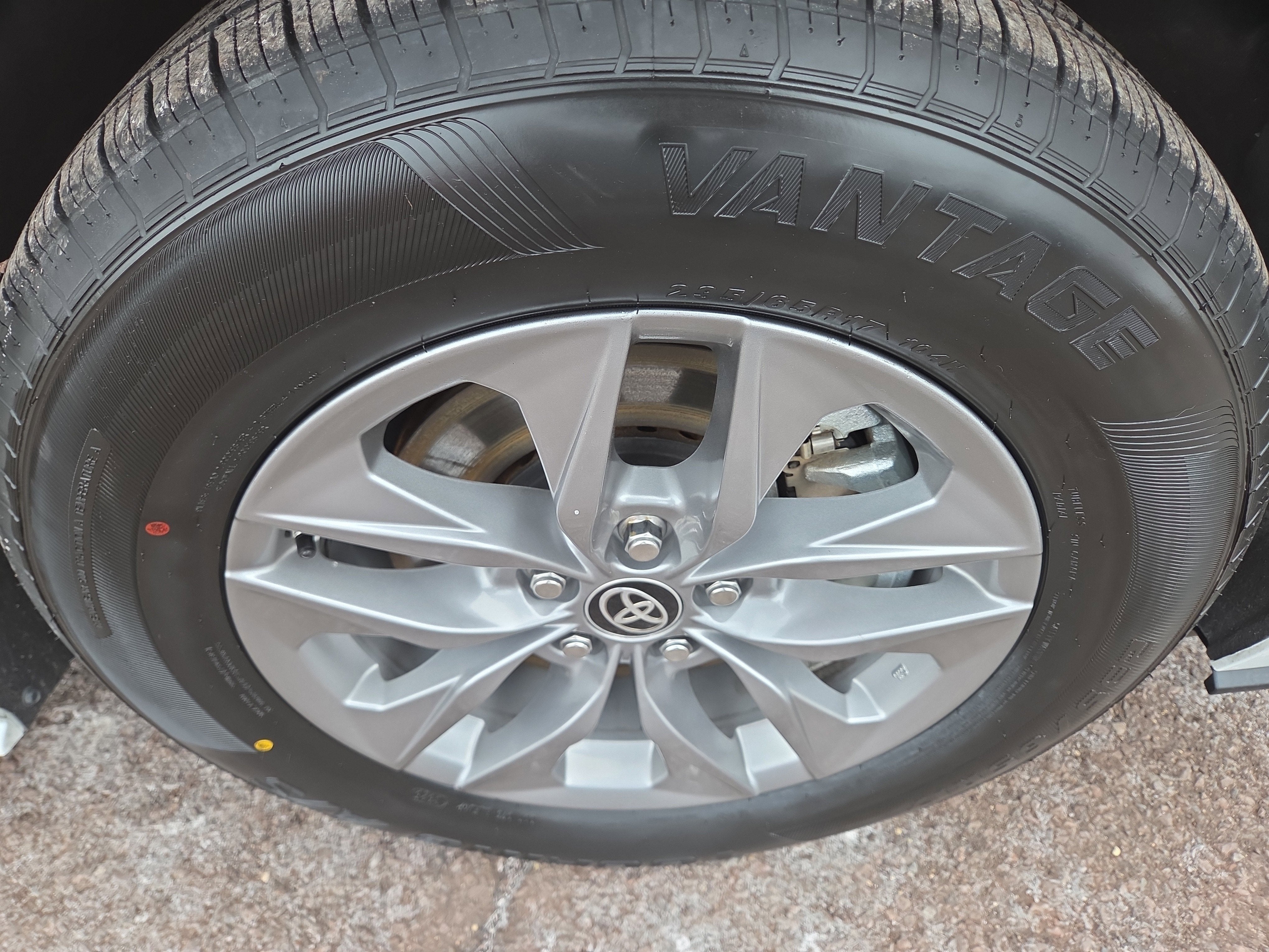 2024 Toyota Sienna LE