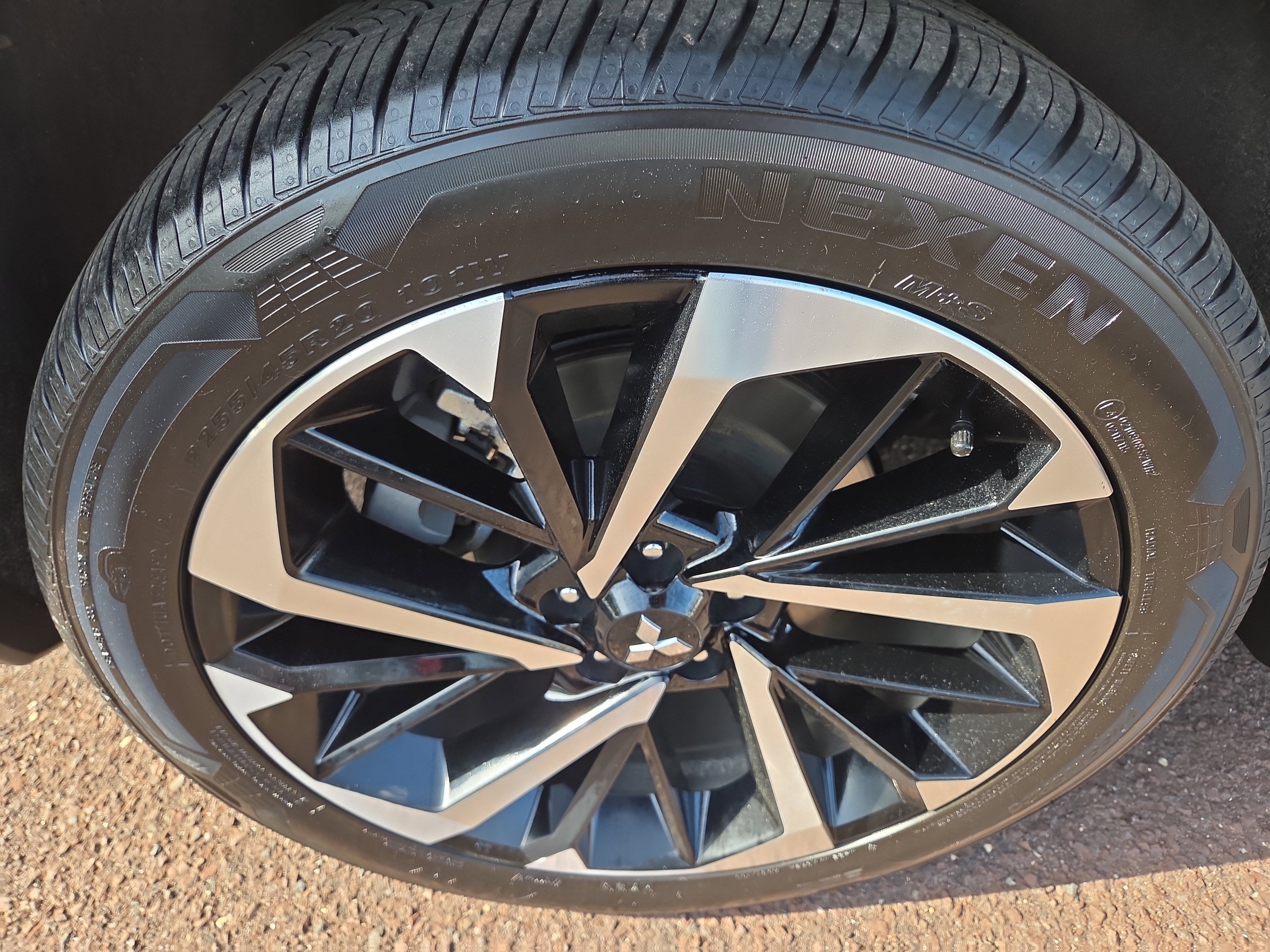 2023 Mitsubishi Outlander PHEV SEL