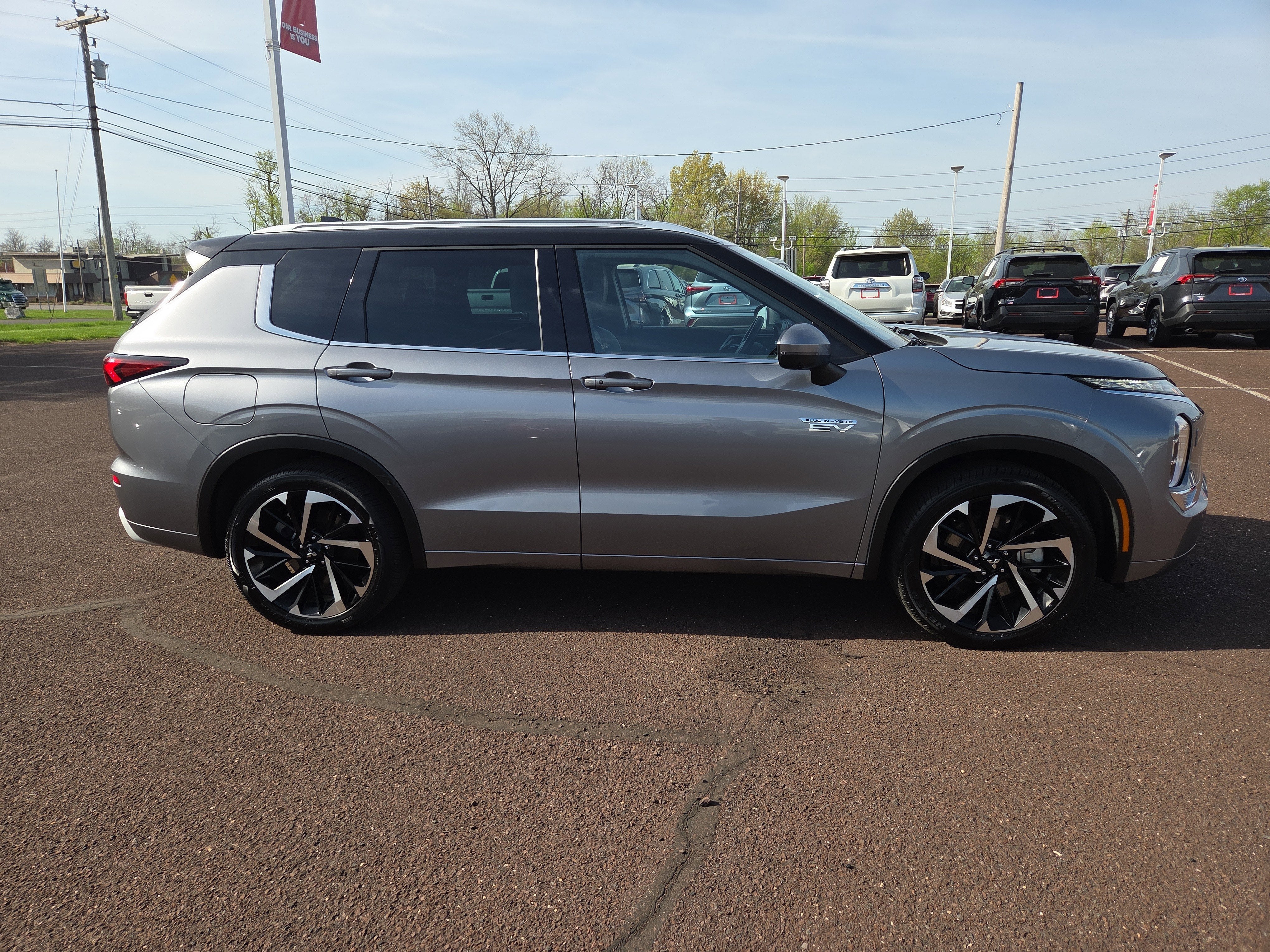 2023 Mitsubishi Outlander PHEV SEL