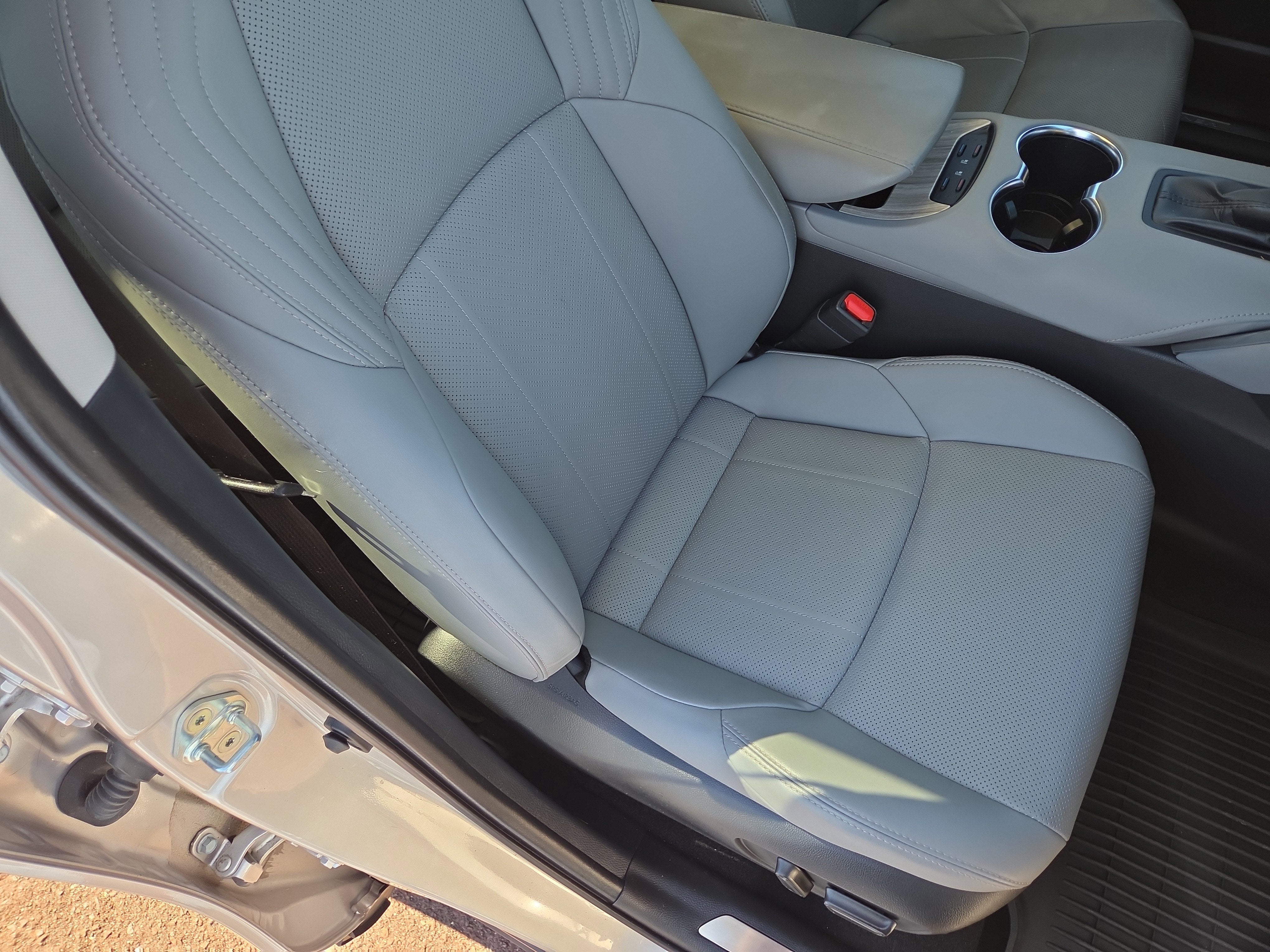 2023 Toyota Venza LE