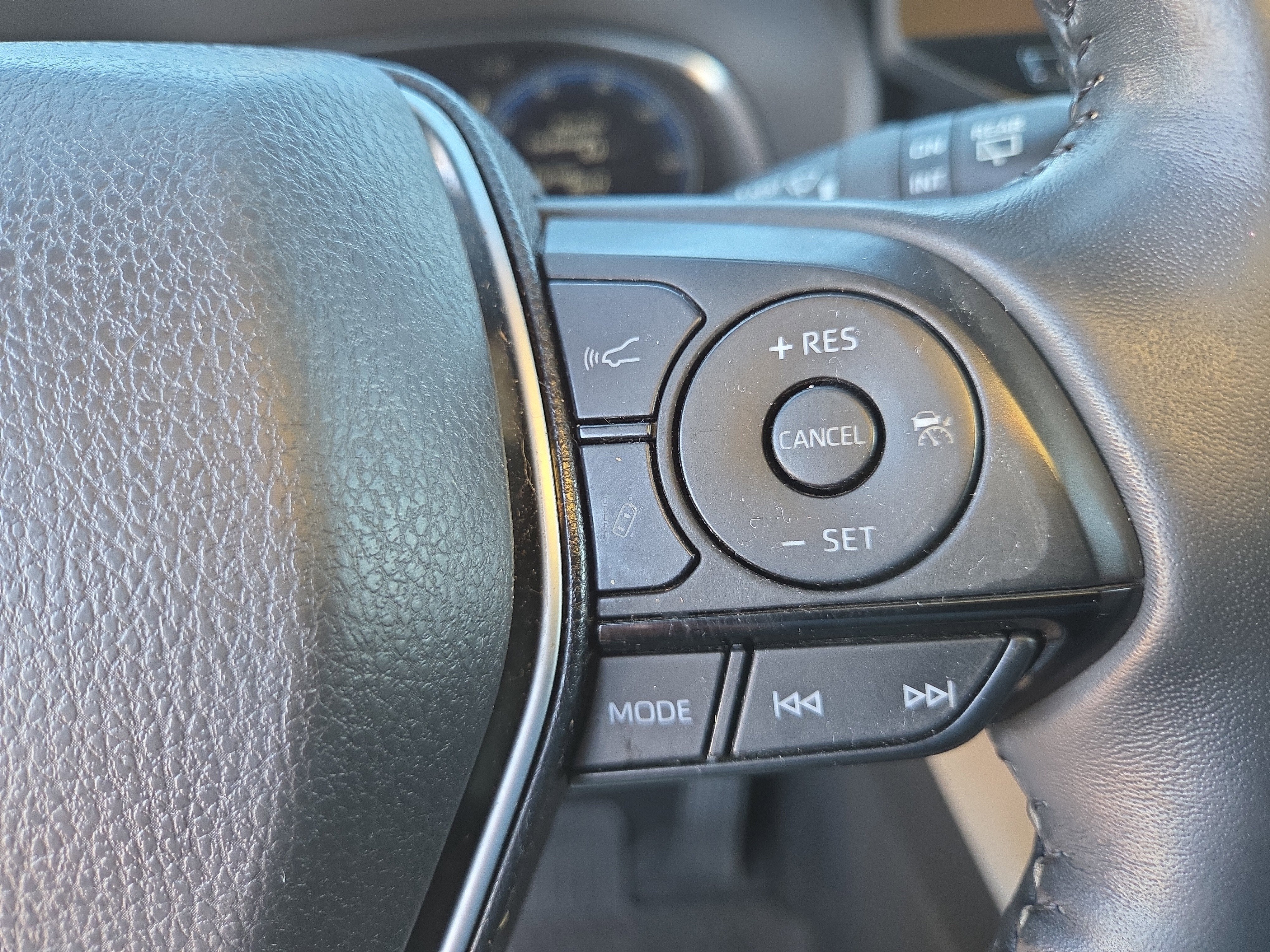 2023 Toyota Venza LE