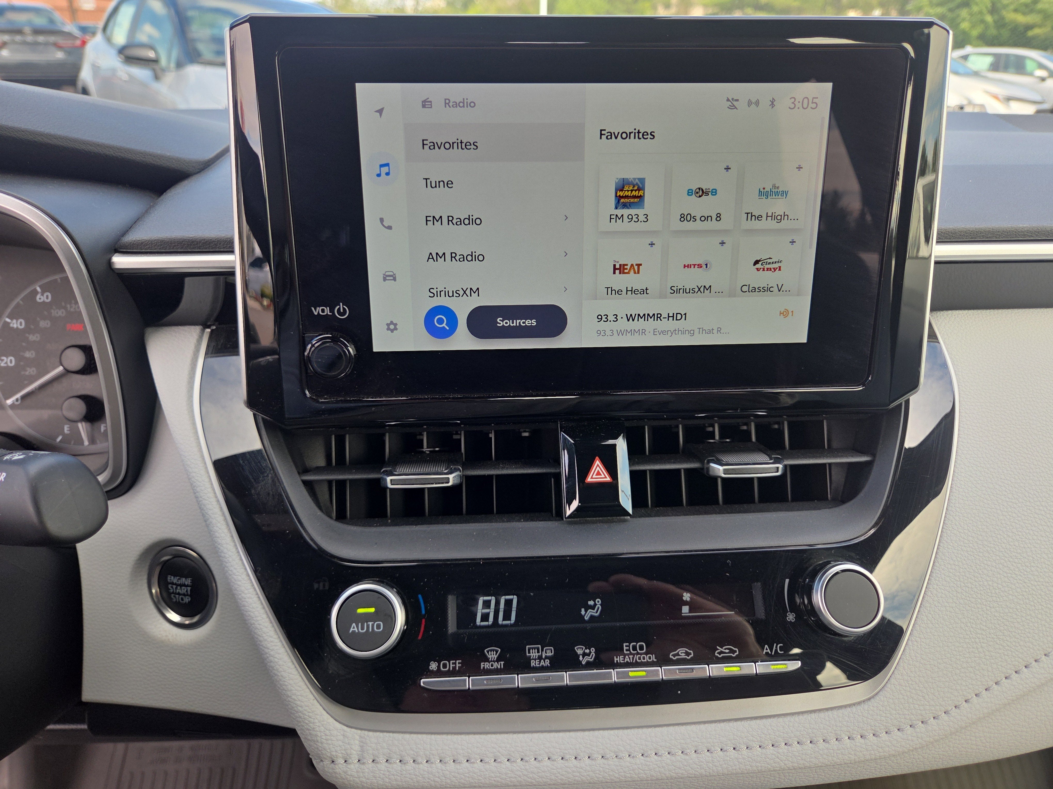 2025 Toyota Corolla Hatchback SE