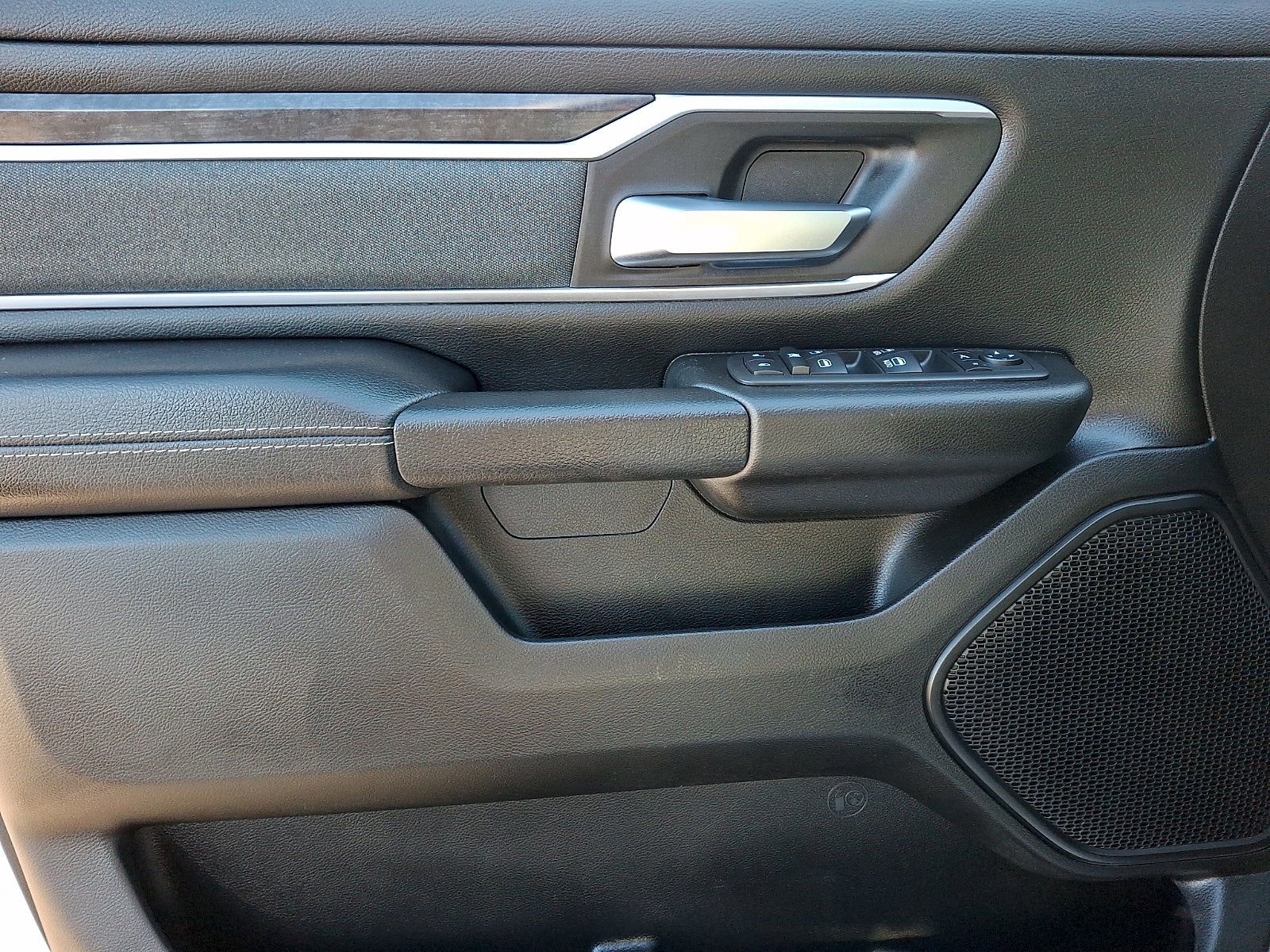 2022 RAM 1500 Big Horn Quad Cab 4x4 6'4" Box