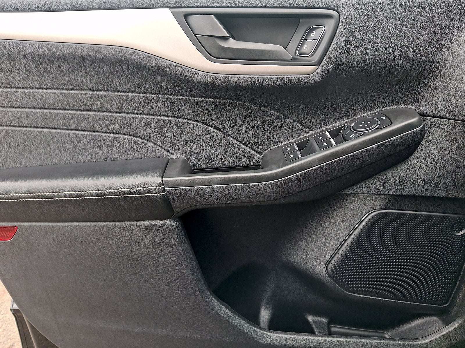 2022 Ford Escape Hybrid SE