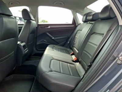 2018 Volkswagen Passat 2.0T R-Line