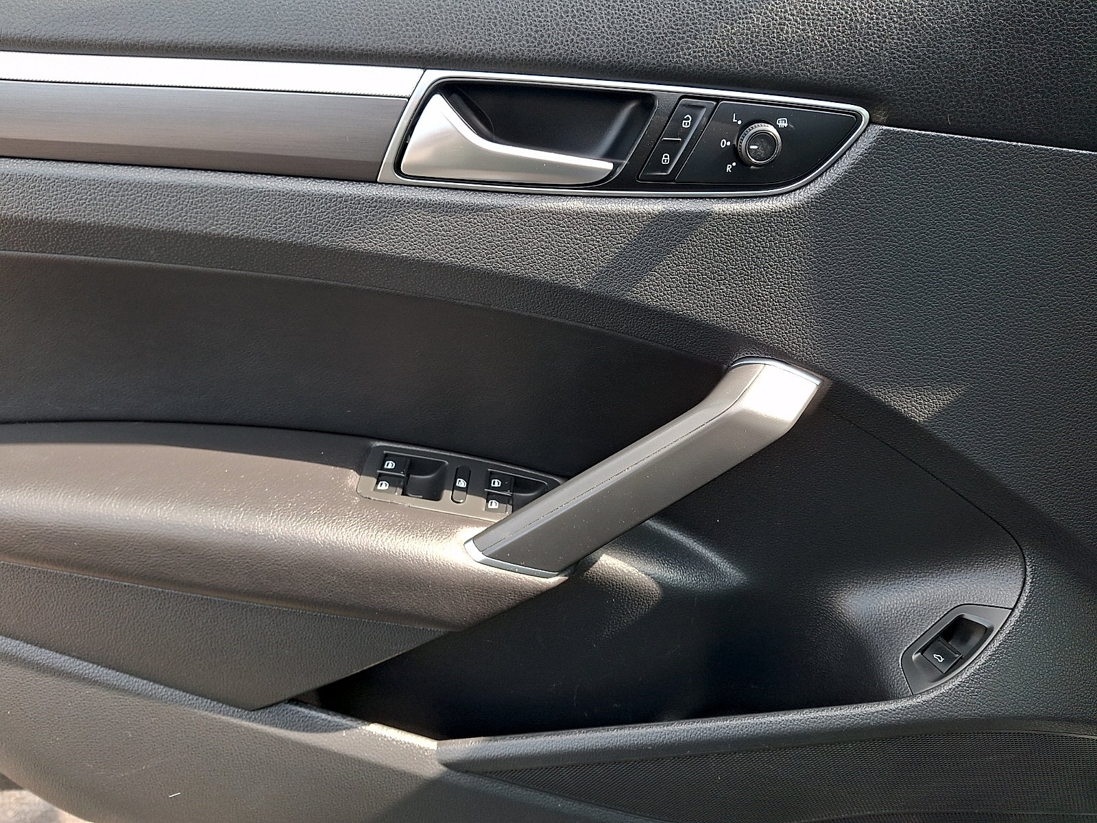 2018 Volkswagen Passat 2.0T R-Line
