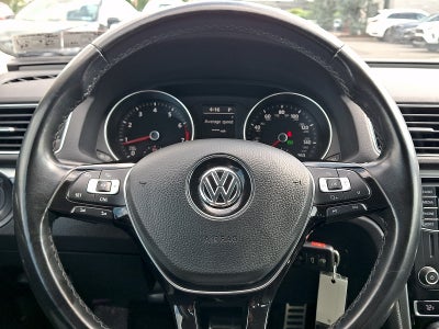 2018 Volkswagen Passat 2.0T R-Line