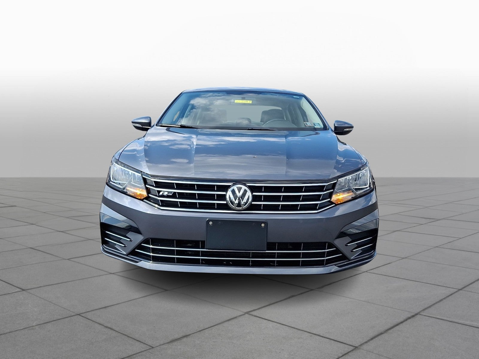 2018 Volkswagen Passat 2.0T R-Line