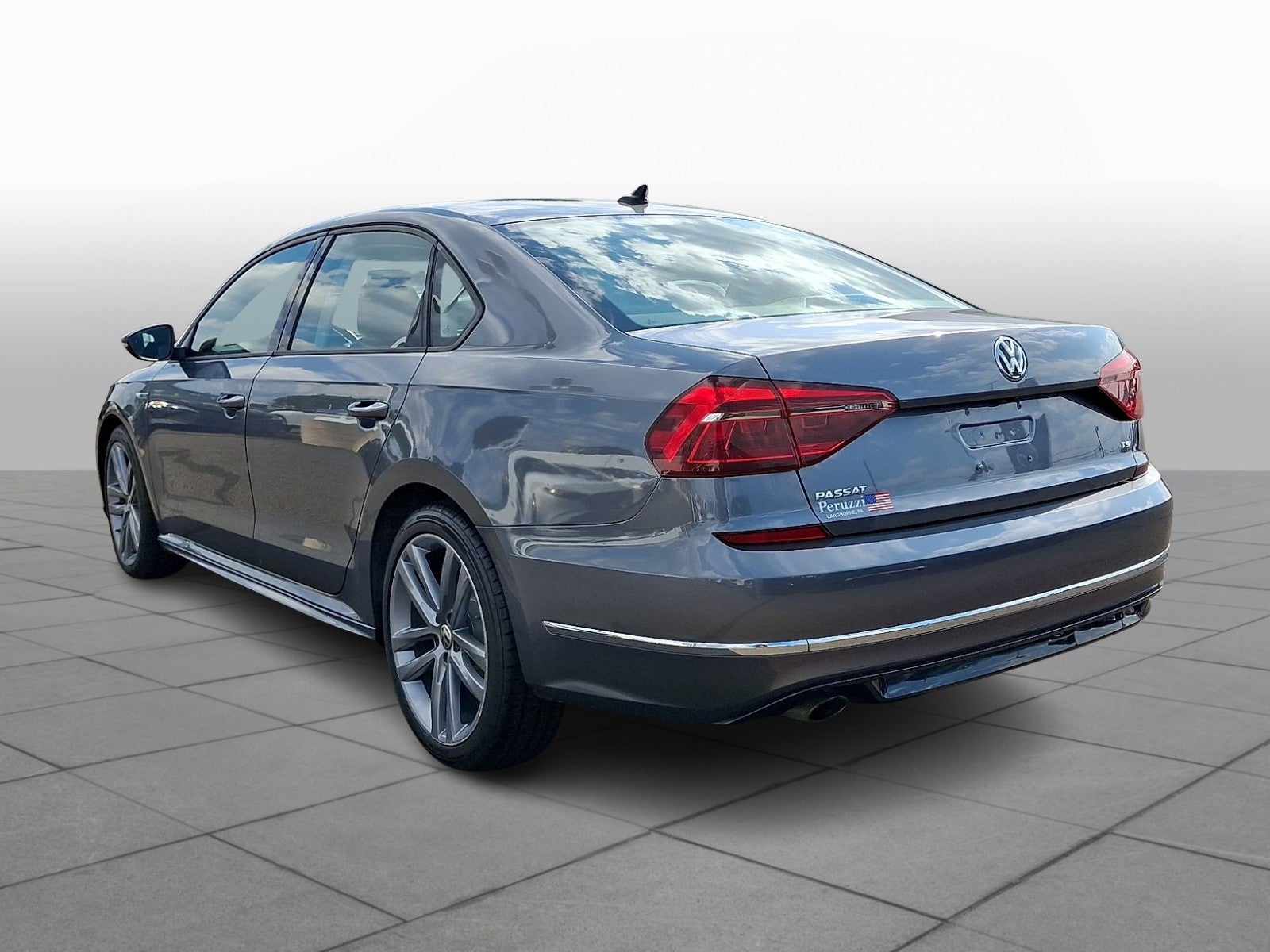 2018 Volkswagen Passat 2.0T R-Line