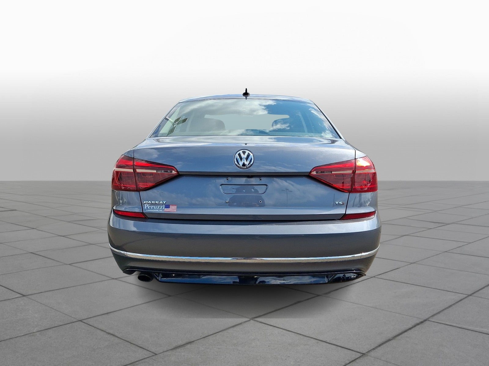 2018 Volkswagen Passat 2.0T R-Line