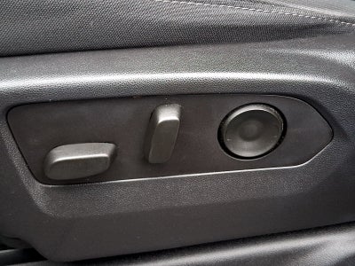 2023 Chevrolet Silverado 1500 4WD Crew Cab Short Bed Custom