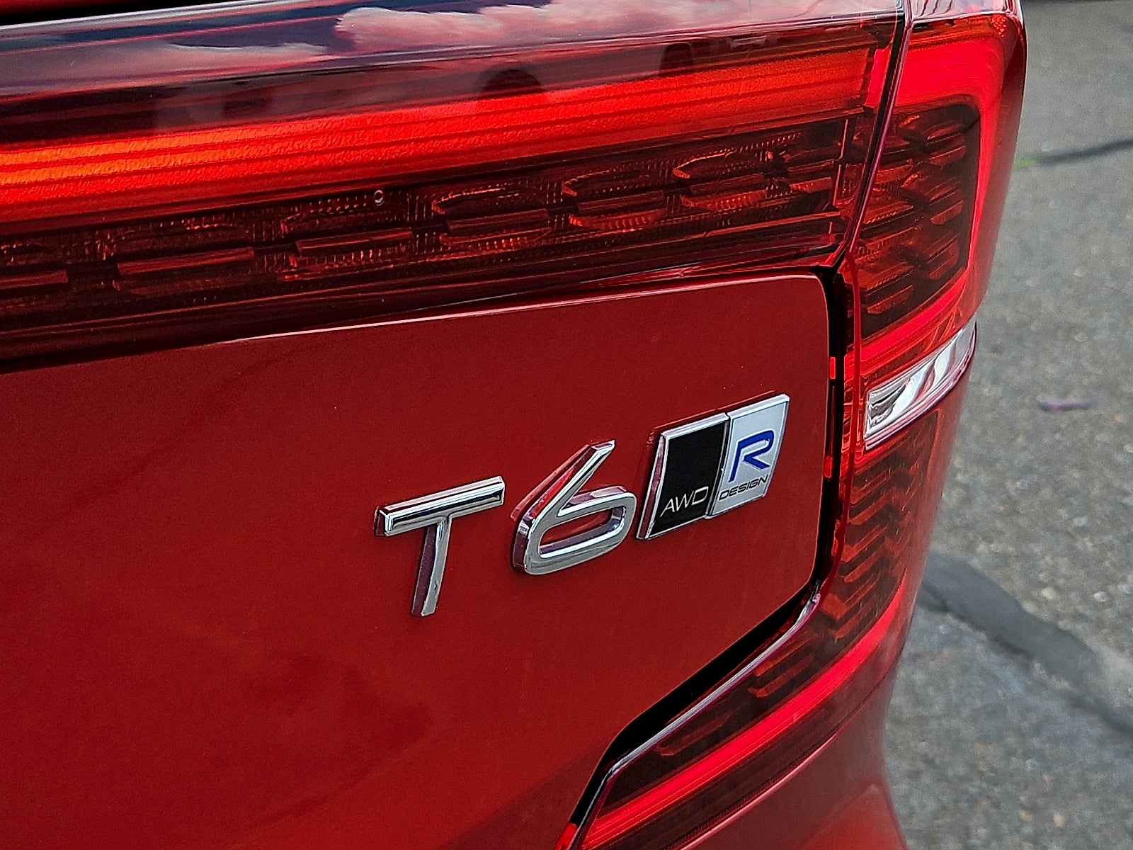 2019 Volvo S60 T6 R-Design