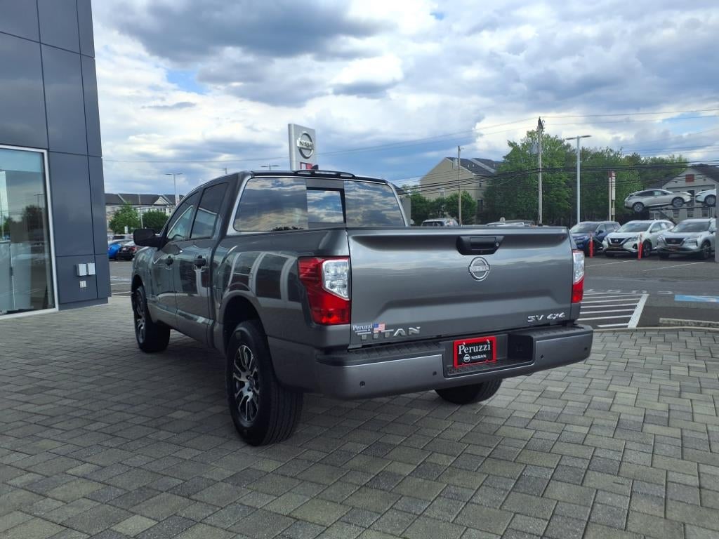 2024 Nissan Titan SV