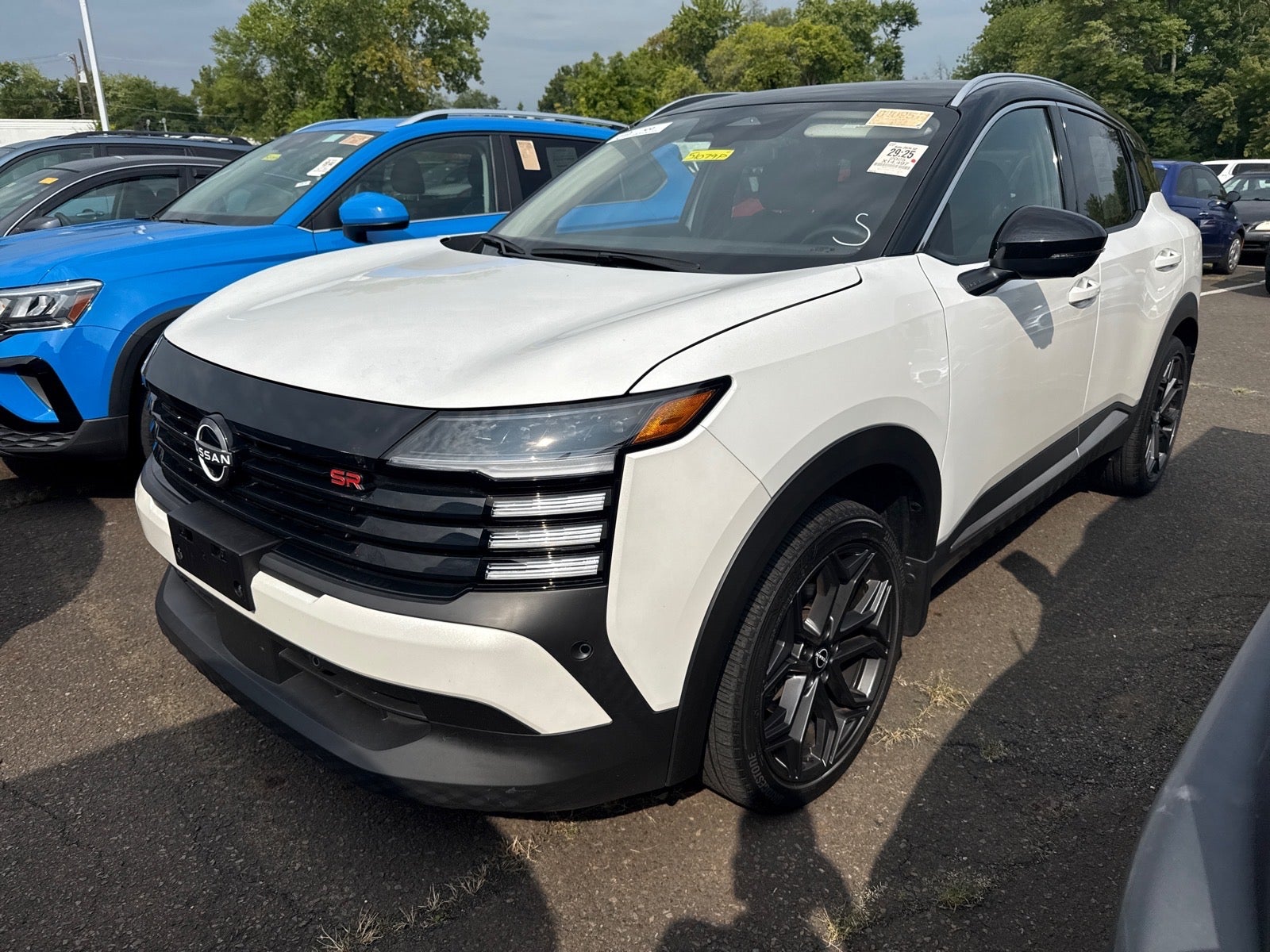 2025 Nissan Kicks SR