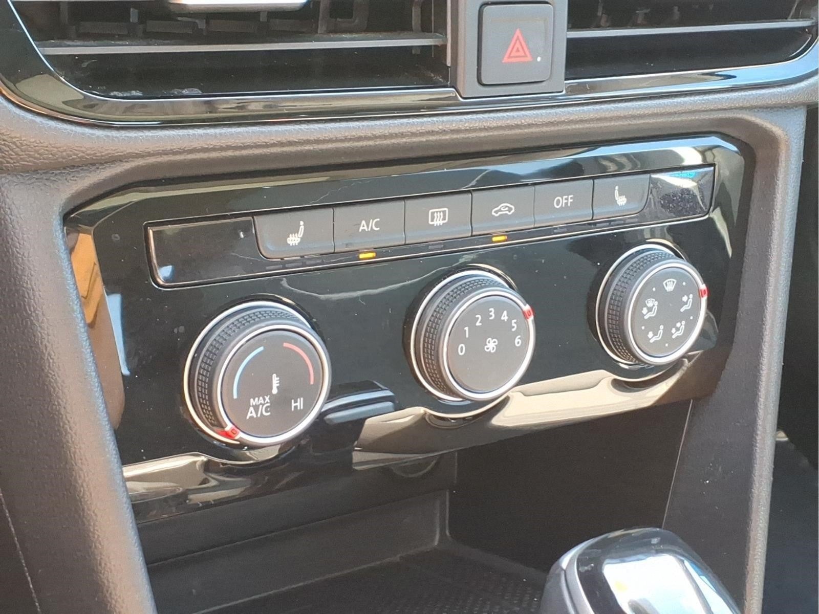 2023 Volkswagen Taos SE 4Motion