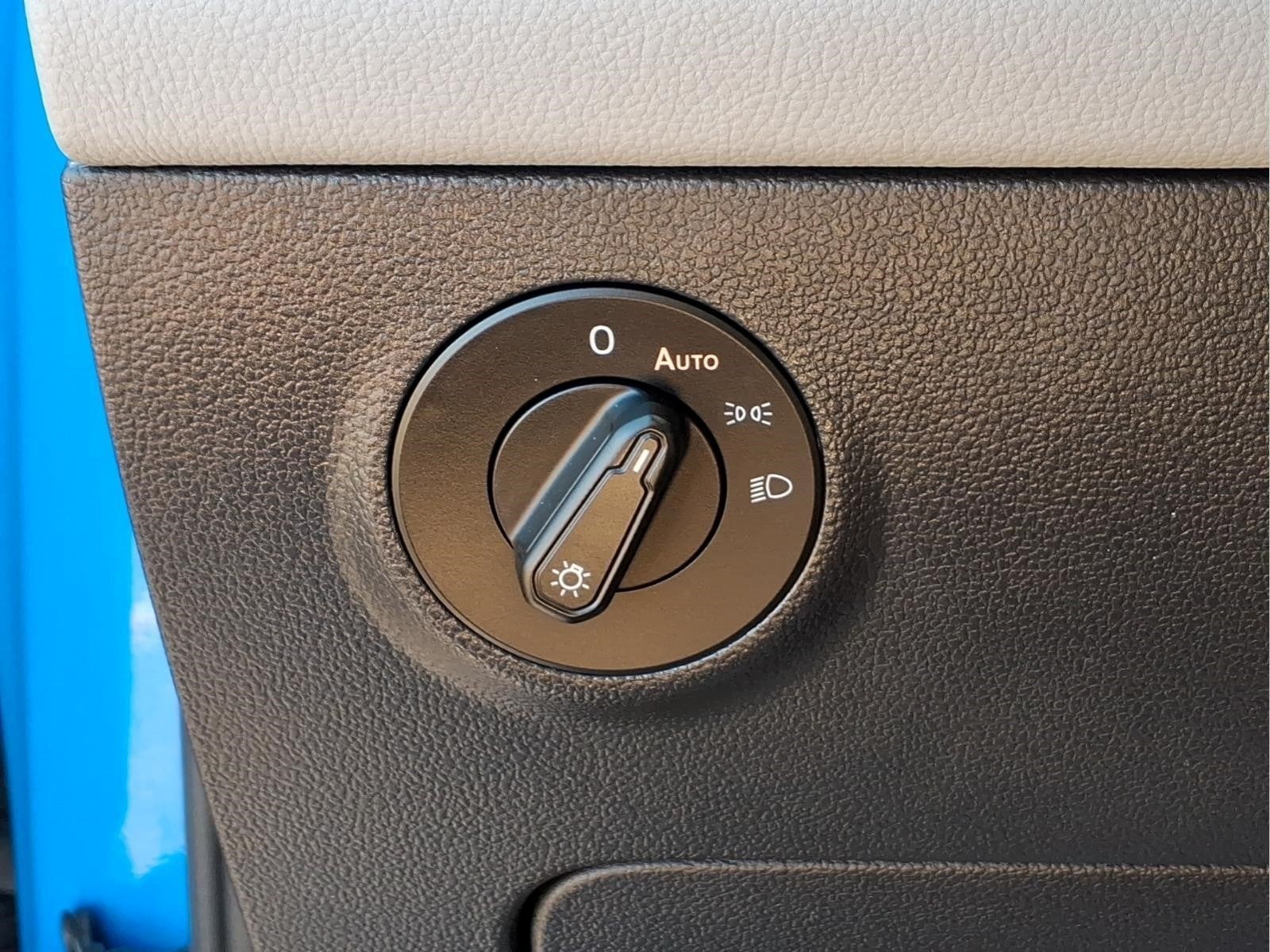 2023 Volkswagen Taos SE 4Motion
