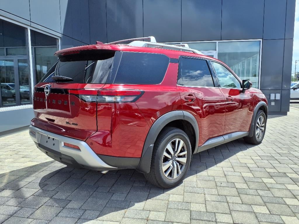 2022 Nissan Pathfinder SL