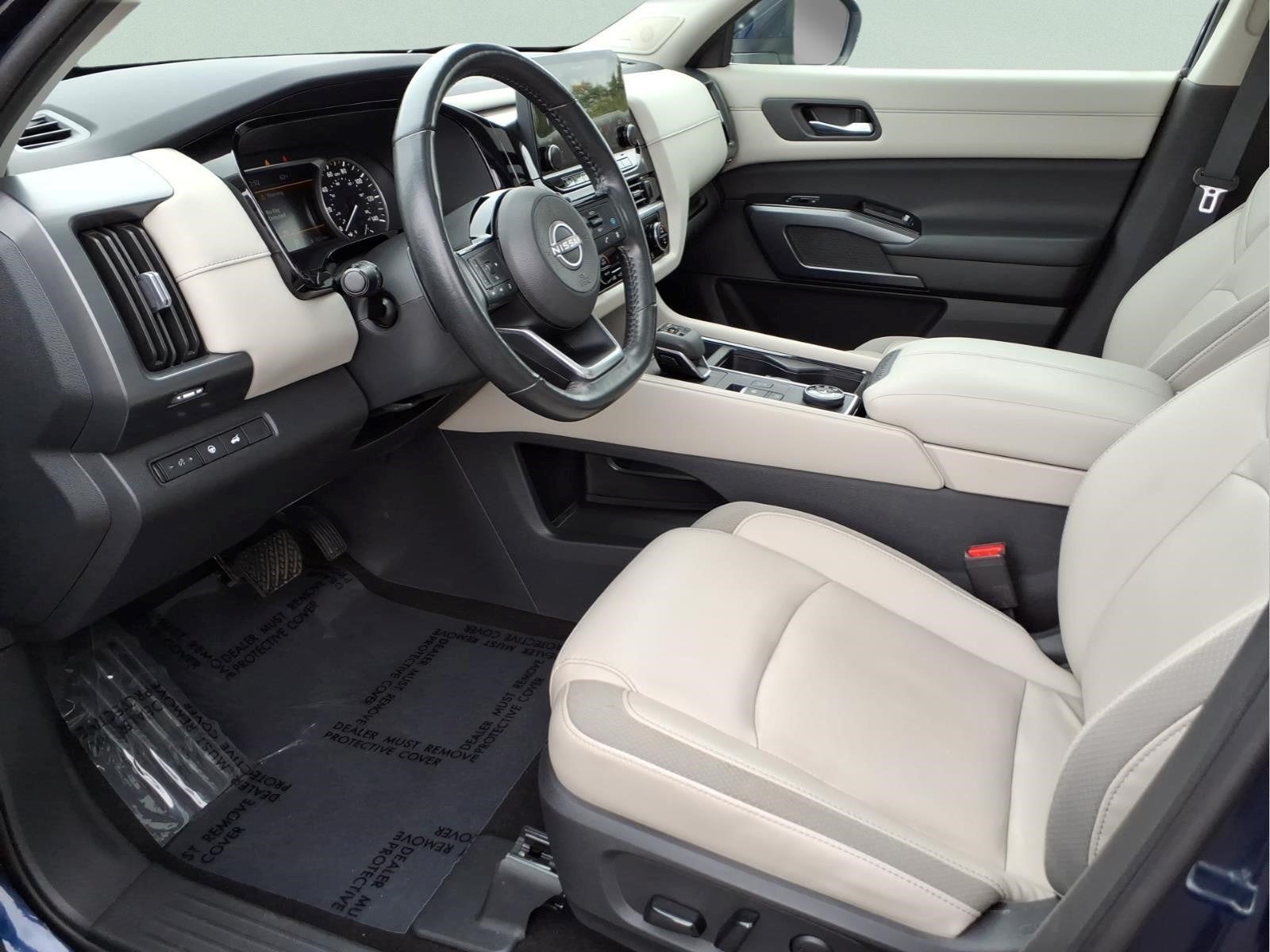 2023 Nissan Pathfinder SL