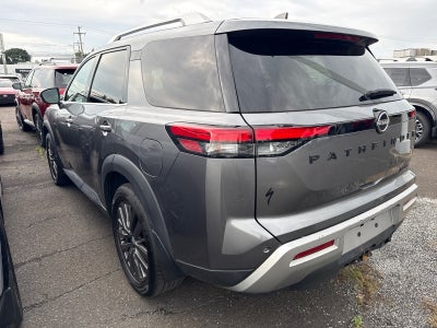 2022 Nissan Pathfinder SL