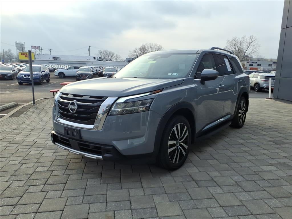 2023 Nissan Pathfinder Platinum