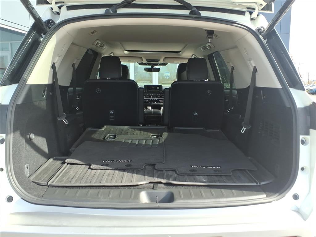 2023 Nissan Pathfinder Platinum