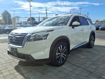 2023 Nissan Pathfinder Platinum